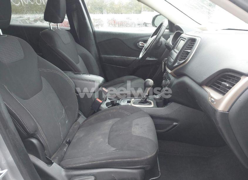 Photo 5 of 2015 Jeep Cherokee LATITUDE (VIN 1C4PJMCB7FW679013)