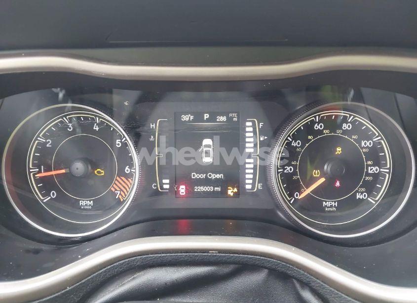 Photo 7 of 2015 Jeep Cherokee LATITUDE (VIN 1C4PJMCB7FW679013)