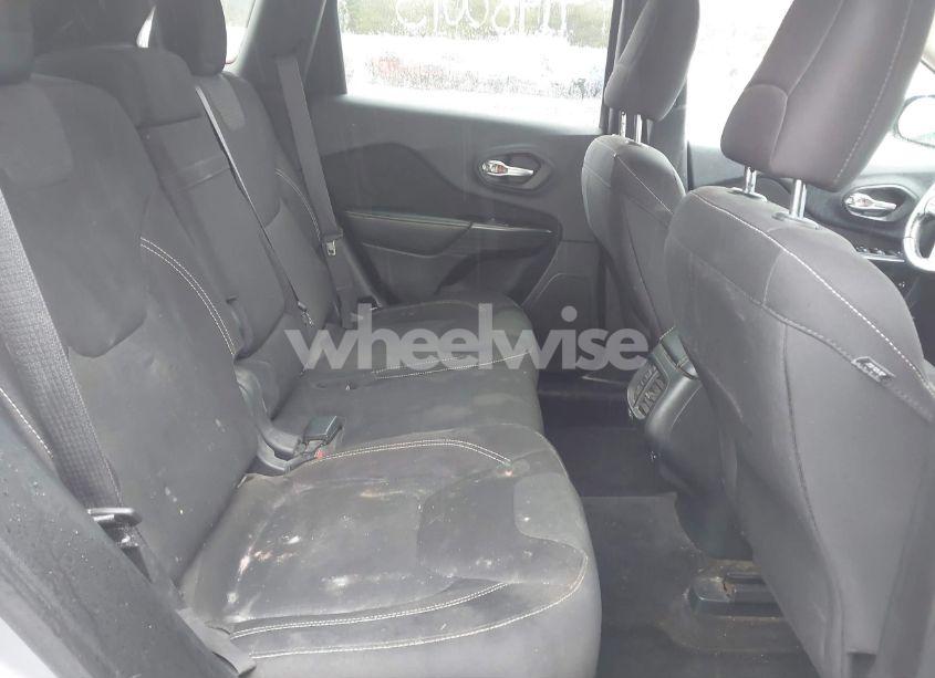 Photo 8 of 2015 Jeep Cherokee LATITUDE (VIN 1C4PJMCB7FW679013)