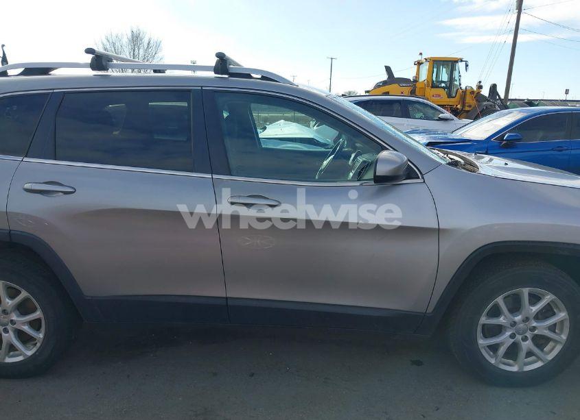 Photo 13 of 2015 Jeep Cherokee LATITUDE (VIN 1C4PJMCB7FW679464)