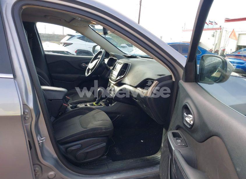 Photo 5 of 2015 Jeep Cherokee LATITUDE (VIN 1C4PJMCB7FW679464)