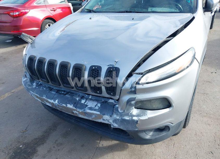 Photo 6 of 2015 Jeep Cherokee LATITUDE (VIN 1C4PJMCB7FW679464)
