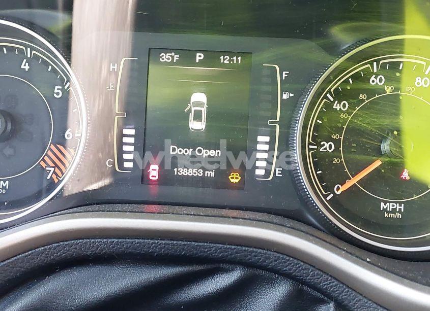 Photo 15 of 2015 Jeep Cherokee LATITUDE (VIN 1C4PJMCB7FW691856)