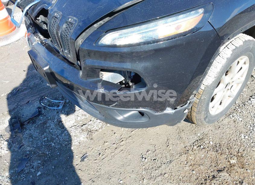 Photo 17 of 2015 Jeep Cherokee LATITUDE (VIN 1C4PJMCB7FW691856)