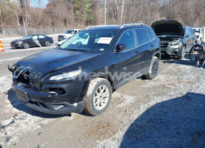 Photo 2 of 2015 Jeep Cherokee LATITUDE (VIN 1C4PJMCB7FW691856)