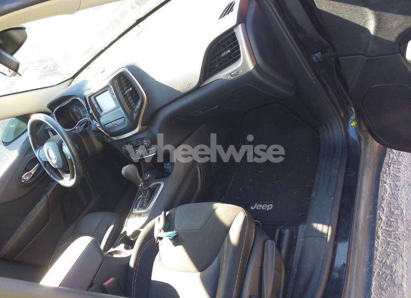 Photo 5 of 2015 Jeep Cherokee LATITUDE (VIN 1C4PJMCB7FW691856)