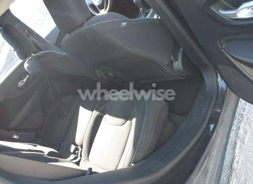 Photo 8 of 2015 Jeep Cherokee LATITUDE (VIN 1C4PJMCB7FW691856)