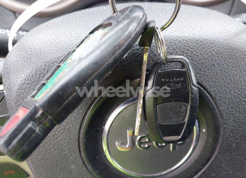 Photo 11 of 2015 Jeep Cherokee LATITUDE (VIN 1C4PJMCB7FW708994)