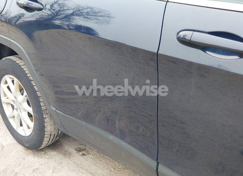 Photo 18 of 2015 Jeep Cherokee LATITUDE (VIN 1C4PJMCB7FW708994)