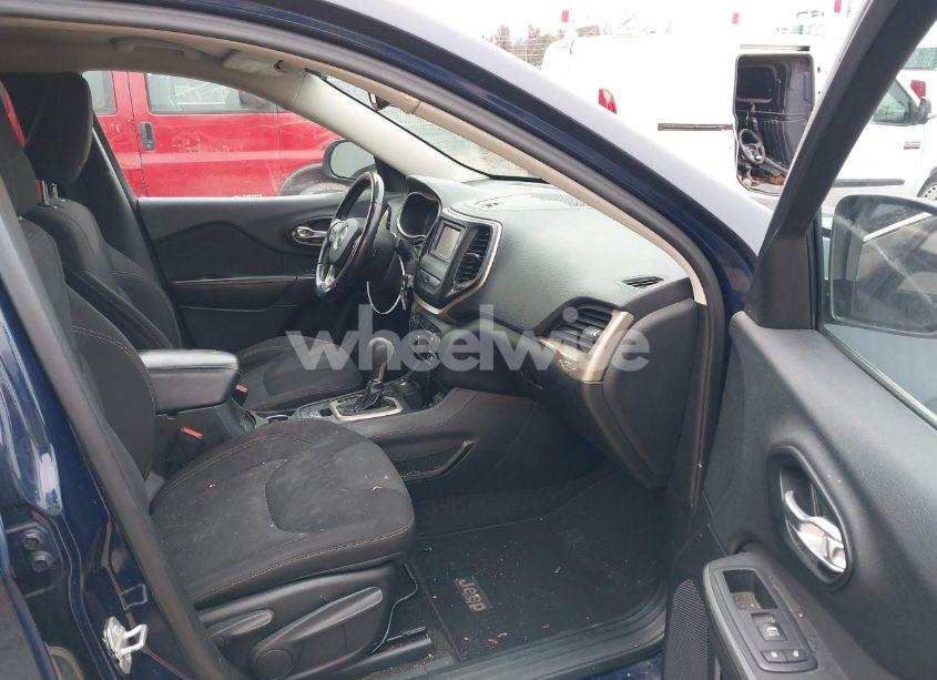 Photo 5 of 2015 Jeep Cherokee LATITUDE (VIN 1C4PJMCB7FW708994)