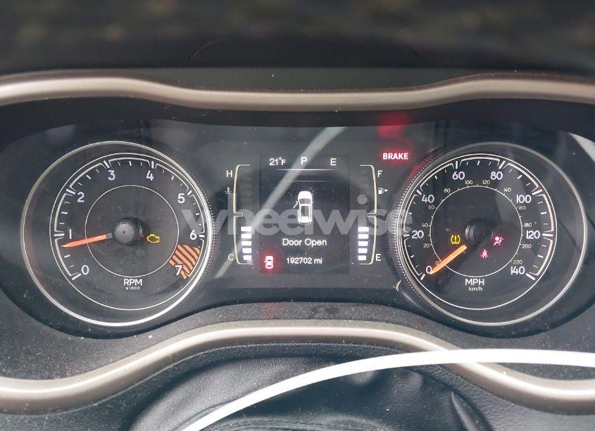 Photo 7 of 2015 Jeep Cherokee LATITUDE (VIN 1C4PJMCB7FW708994)