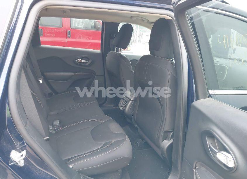 Photo 8 of 2015 Jeep Cherokee LATITUDE (VIN 1C4PJMCB7FW708994)