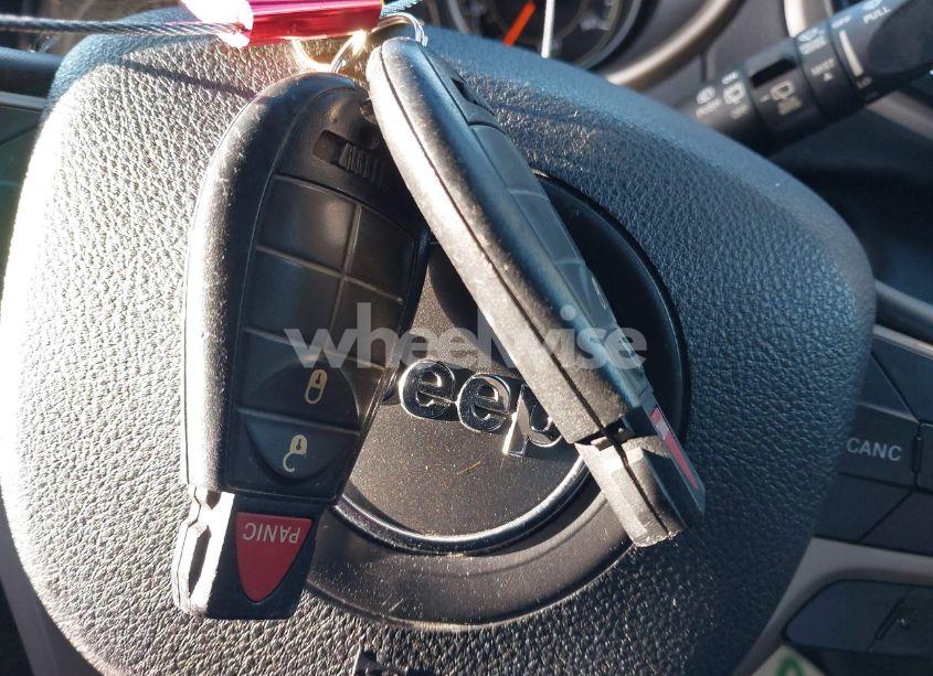 Photo 11 of 2015 Jeep Cherokee LATITUDE (VIN 1C4PJMCB7FW715461)