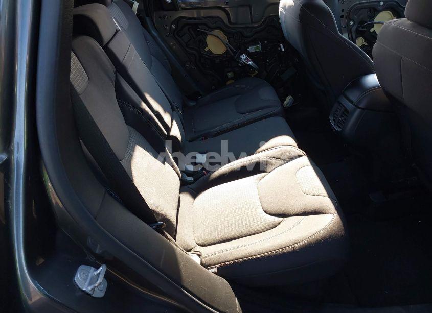 Photo 8 of 2015 Jeep Cherokee LATITUDE (VIN 1C4PJMCB7FW715461)