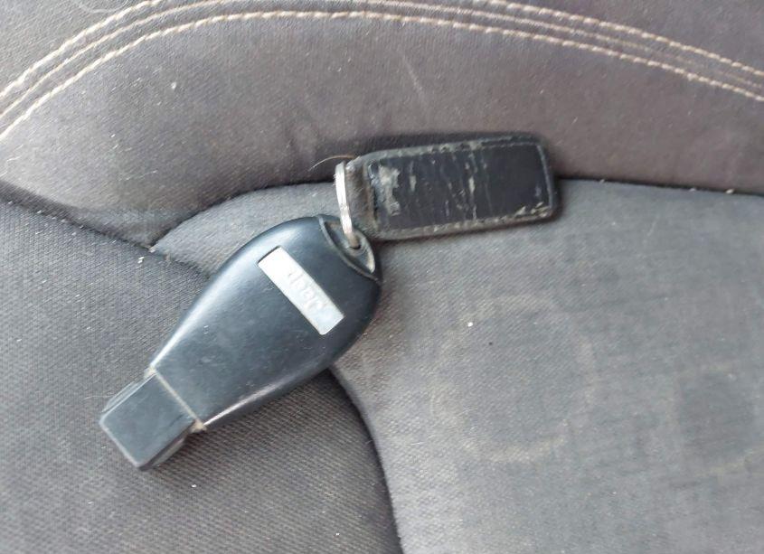 Photo 11 of 2016 Jeep Cherokee LATITUDE (VIN 1C4PJMCB7GW118148)