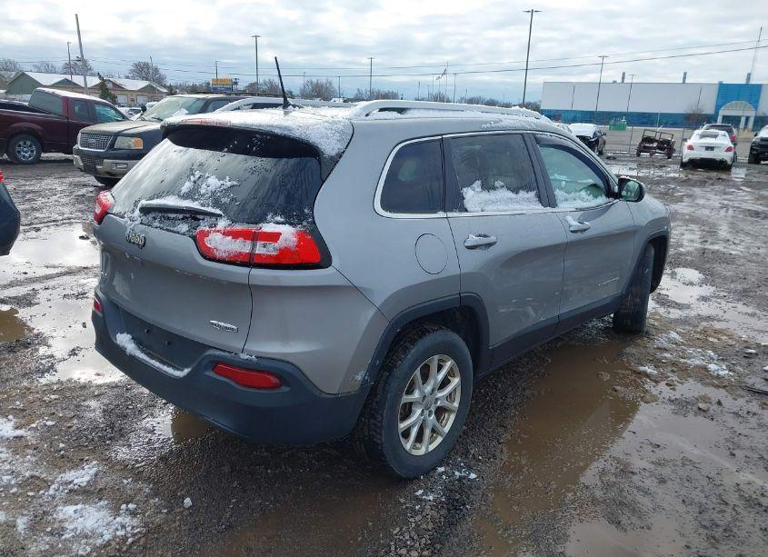 Photo 4 of 2016 Jeep Cherokee LATITUDE (VIN 1C4PJMCB7GW118148)