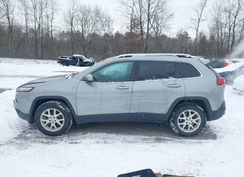 Photo 14 of 2016 Jeep Cherokee LATITUDE (VIN 1C4PJMCB7GW183016)