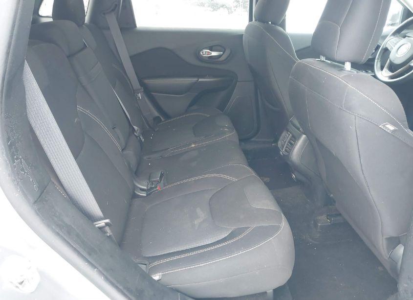 Photo 8 of 2016 Jeep Cherokee LATITUDE (VIN 1C4PJMCB7GW183016)