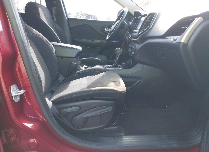 Photo 5 of 2016 Jeep Cherokee LATITUDE (VIN 1C4PJMCB7GW252853)