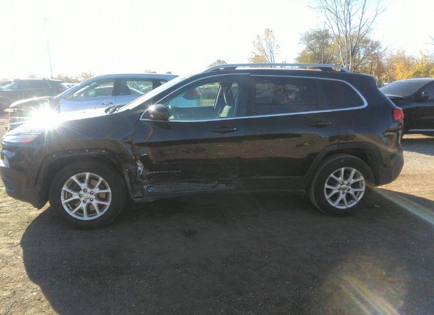 Photo 14 of 2016 Jeep Cherokee LATITUDE (VIN 1C4PJMCB7GW372457)