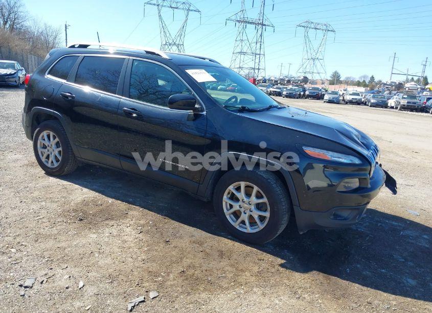 2017 Jeep Cherokee LATITUDE 4X4 (VIN 1C4PJMCB7HW612477) main photo