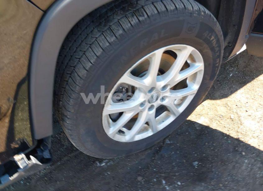 Photo 12 of 2017 Jeep Cherokee LATITUDE 4X4 (VIN 1C4PJMCB7HW612477)