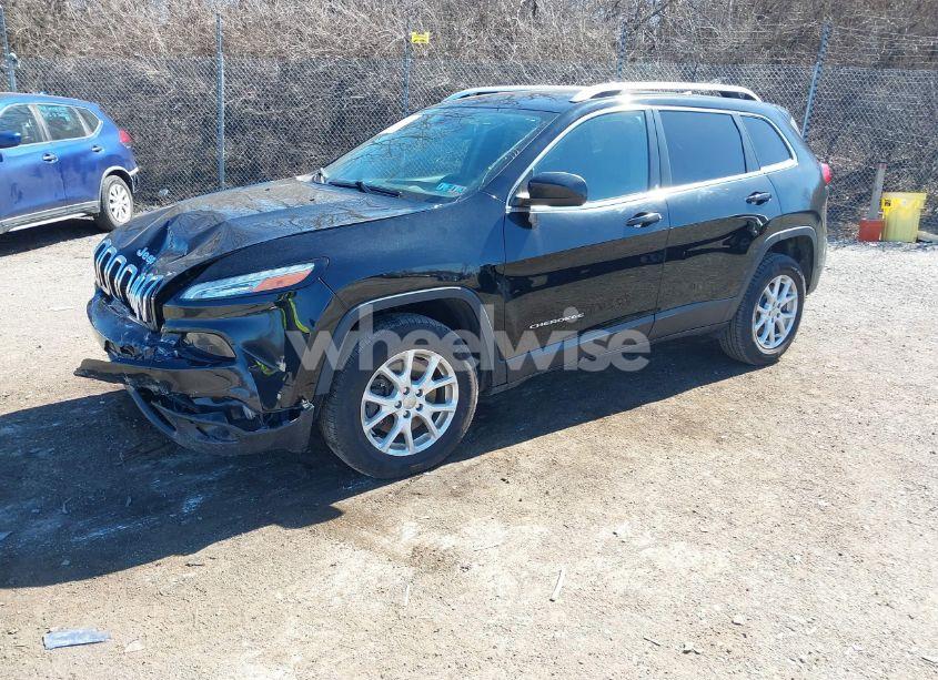 Photo 2 of 2017 Jeep Cherokee LATITUDE 4X4 (VIN 1C4PJMCB7HW612477)