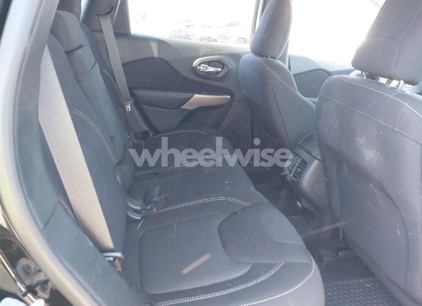 Photo 8 of 2017 Jeep Cherokee LATITUDE 4X4 (VIN 1C4PJMCB7HW612477)