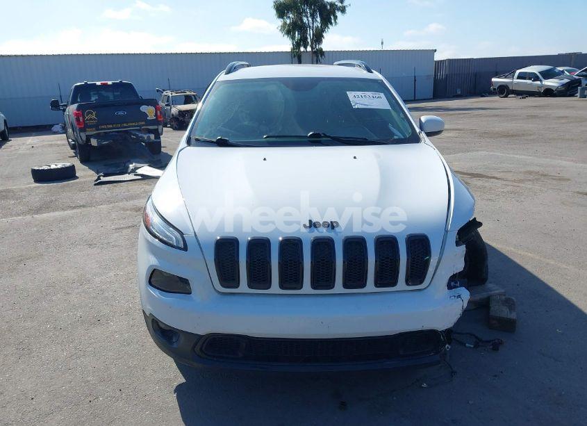 Photo 11 of 2018 Jeep Cherokee LATITUDE 4X4 (VIN 1C4PJMCB7JD602016)