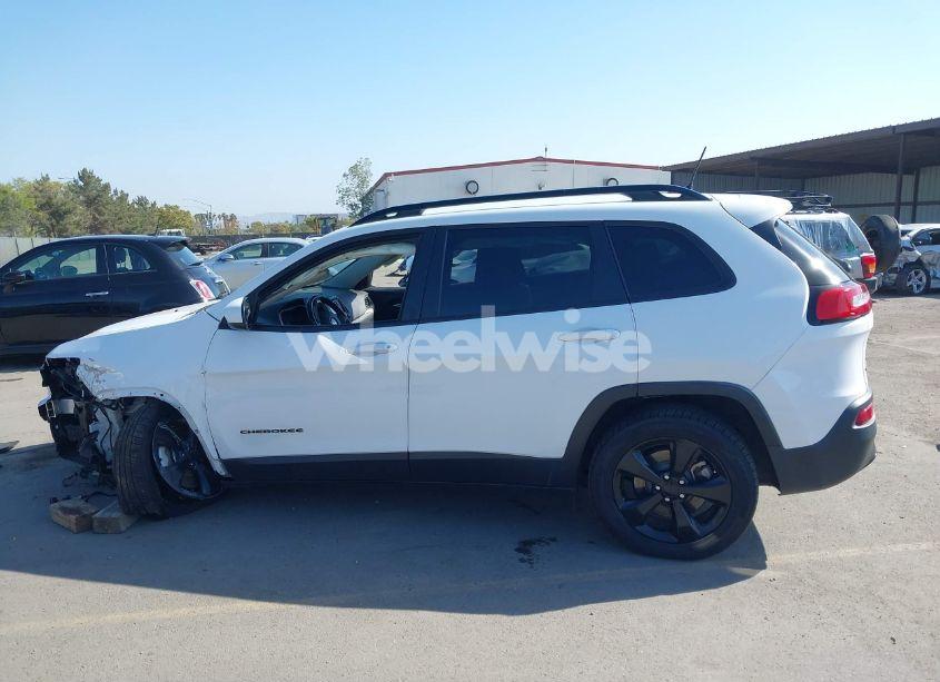 Photo 13 of 2018 Jeep Cherokee LATITUDE 4X4 (VIN 1C4PJMCB7JD602016)