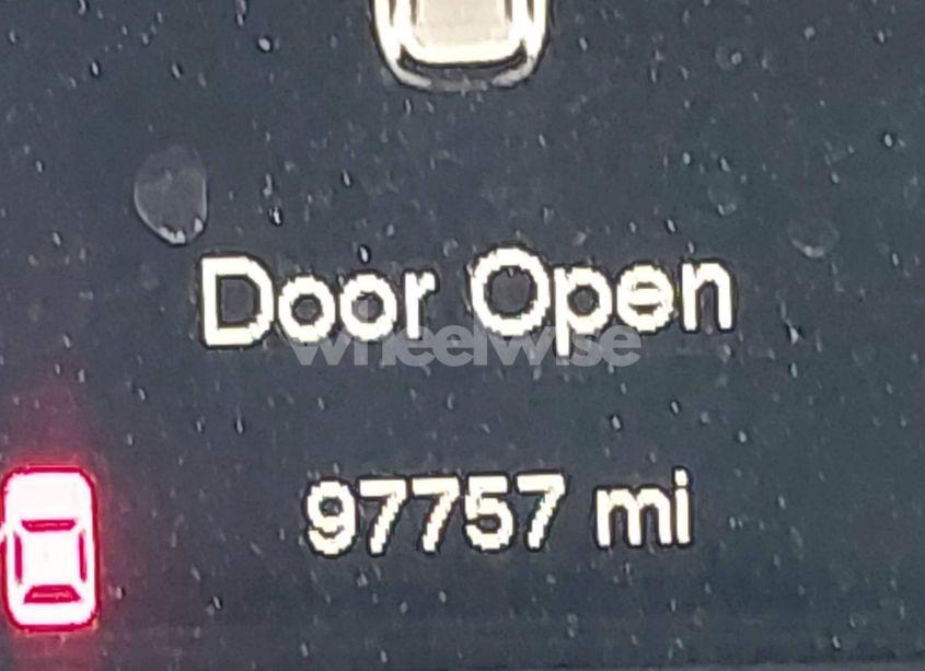 Photo 14 of 2018 Jeep Cherokee LATITUDE 4X4 (VIN 1C4PJMCB7JD602016)