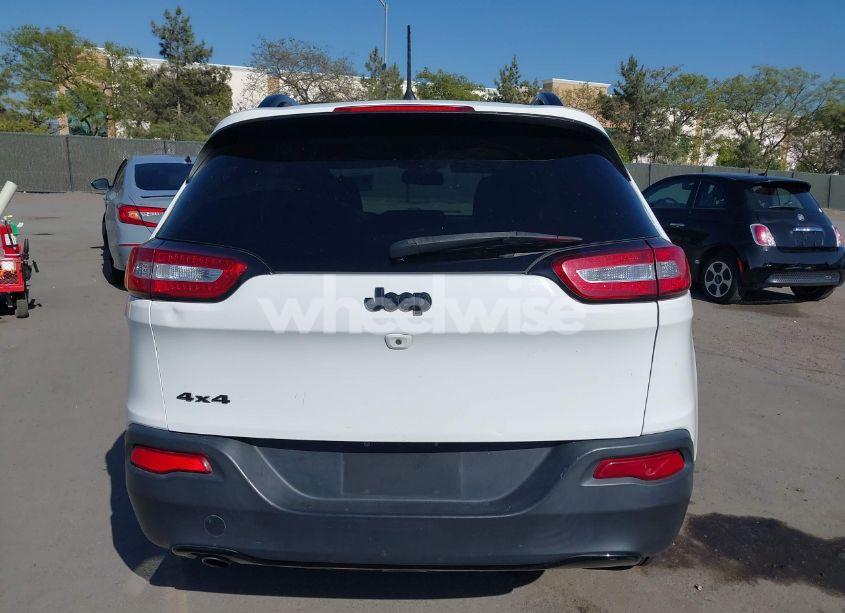 Photo 15 of 2018 Jeep Cherokee LATITUDE 4X4 (VIN 1C4PJMCB7JD602016)