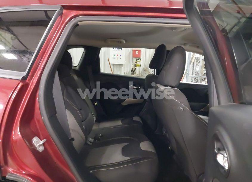 Photo 8 of 2018 Jeep Cherokee LATITUDE TECH CONNECT 4X4 (VIN 1C4PJMCB7JD617325)