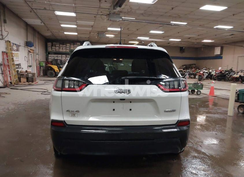 Photo 16 of 2019 Jeep Cherokee LATITUDE 4X4 (VIN 1C4PJMCB7KD142941)