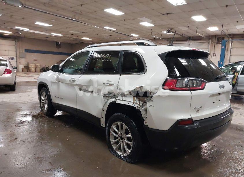 Photo 3 of 2019 Jeep Cherokee LATITUDE 4X4 (VIN 1C4PJMCB7KD142941)