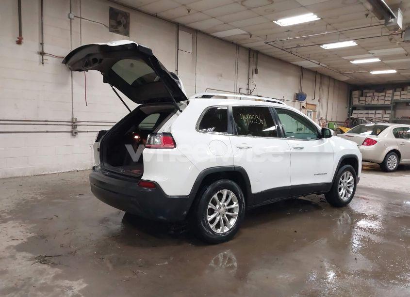 Photo 4 of 2019 Jeep Cherokee LATITUDE 4X4 (VIN 1C4PJMCB7KD142941)