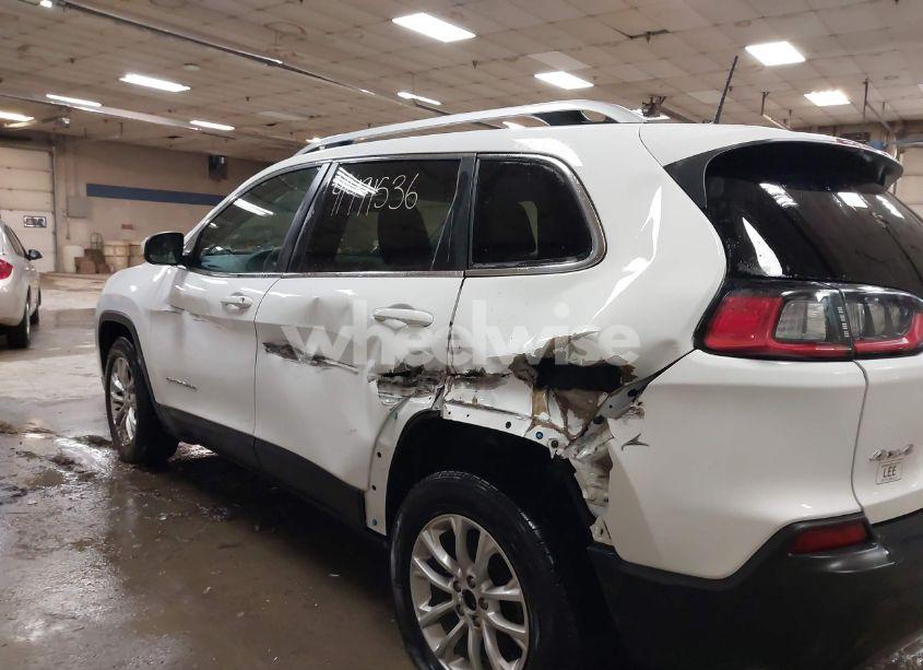 Photo 6 of 2019 Jeep Cherokee LATITUDE 4X4 (VIN 1C4PJMCB7KD142941)