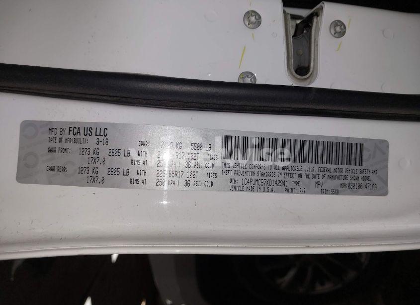 Photo 9 of 2019 Jeep Cherokee LATITUDE 4X4 (VIN 1C4PJMCB7KD142941)