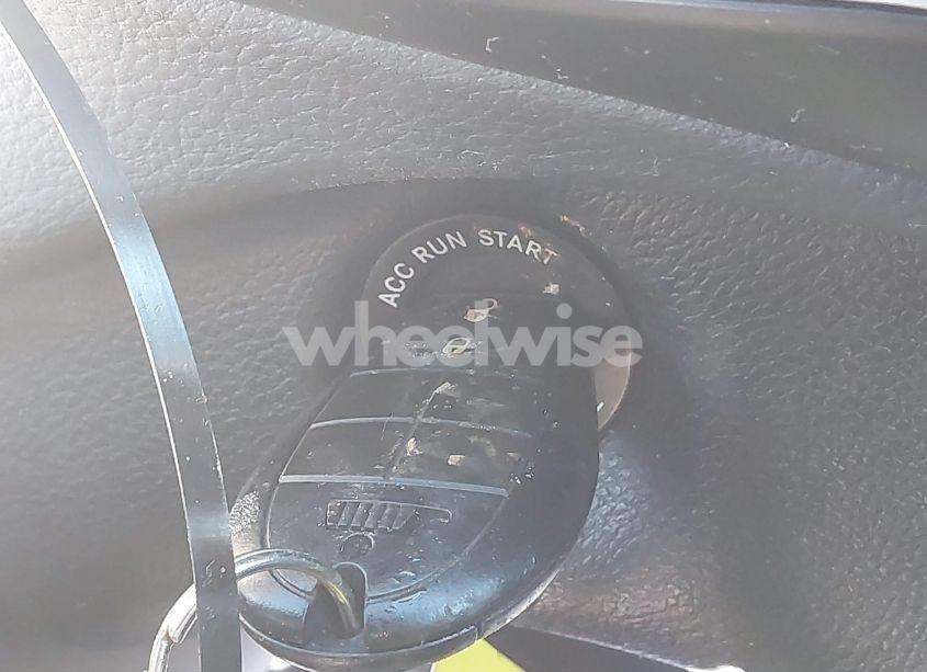 Photo 11 of 2019 Jeep Cherokee LATITUDE 4X4 (VIN 1C4PJMCB7KD349555)