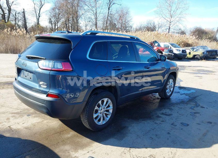 Photo 4 of 2019 Jeep Cherokee LATITUDE 4X4 (VIN 1C4PJMCB7KD405574)