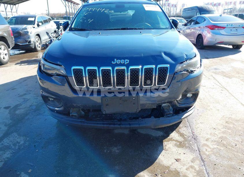Photo 6 of 2019 Jeep Cherokee LATITUDE 4X4 (VIN 1C4PJMCB7KD405574)