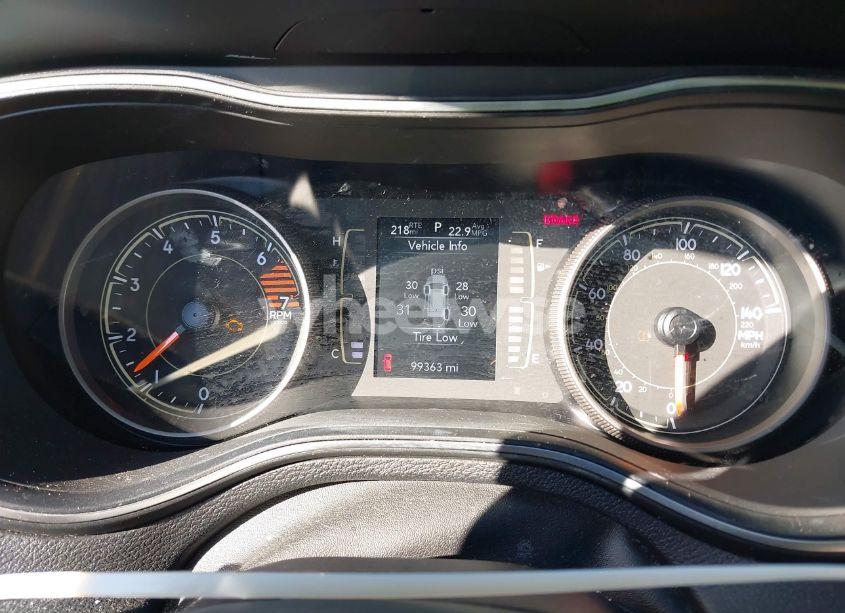 Photo 7 of 2019 Jeep Cherokee LATITUDE 4X4 (VIN 1C4PJMCB7KD405574)