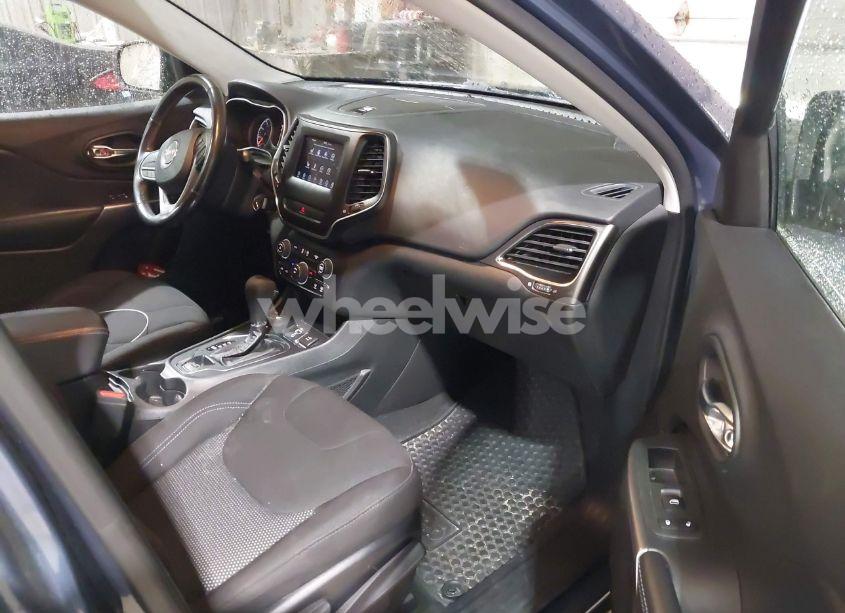 Photo 5 of 2020 Jeep Cherokee LATITUDE 4X4 (VIN 1C4PJMCB7LD529460)