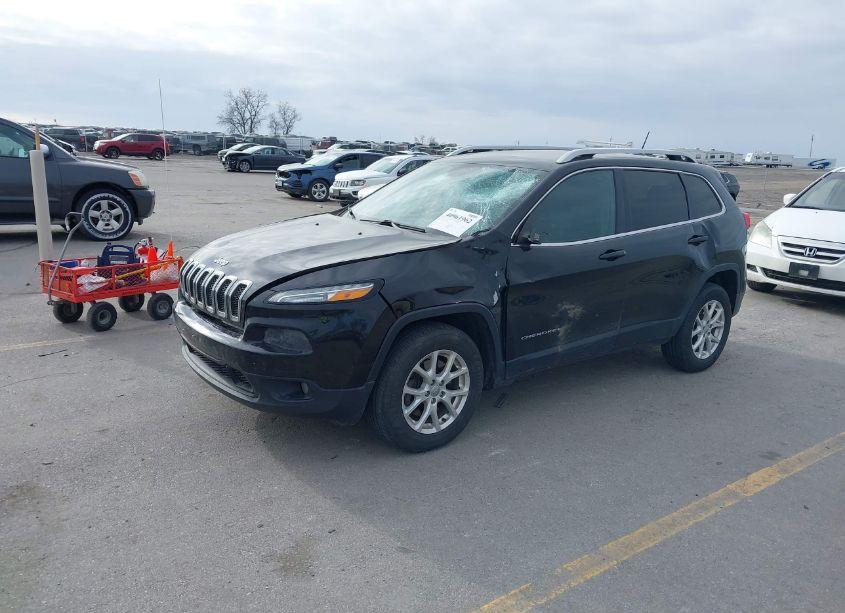 Photo 2 of 2014 Jeep Cherokee LATITUDE (VIN 1C4PJMCB8EW230597)