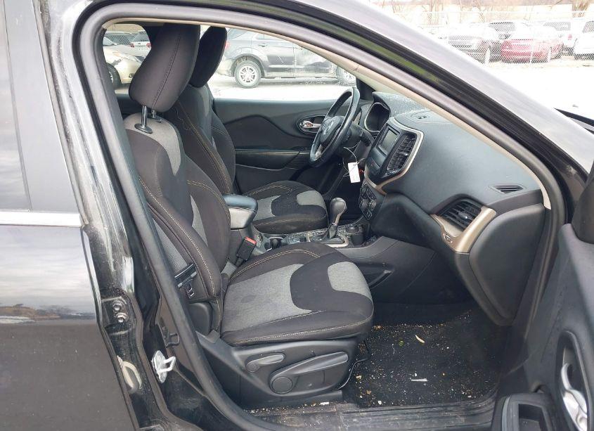 Photo 5 of 2014 Jeep Cherokee LATITUDE (VIN 1C4PJMCB8EW230597)