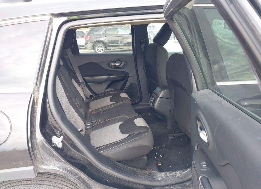 Photo 8 of 2014 Jeep Cherokee LATITUDE (VIN 1C4PJMCB8EW230597)