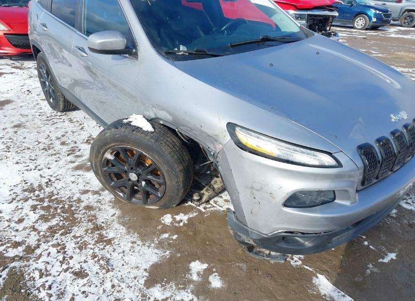 Photo 6 of 2014 Jeep Cherokee LATITUDE (VIN 1C4PJMCB8EW246766)