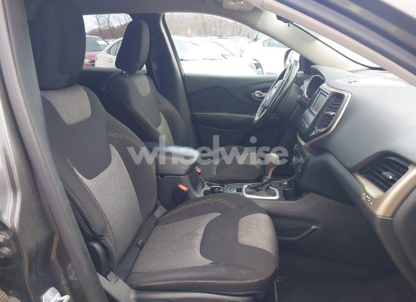 Photo 5 of 2014 Jeep Cherokee LATITUDE (VIN 1C4PJMCB8EW274986)