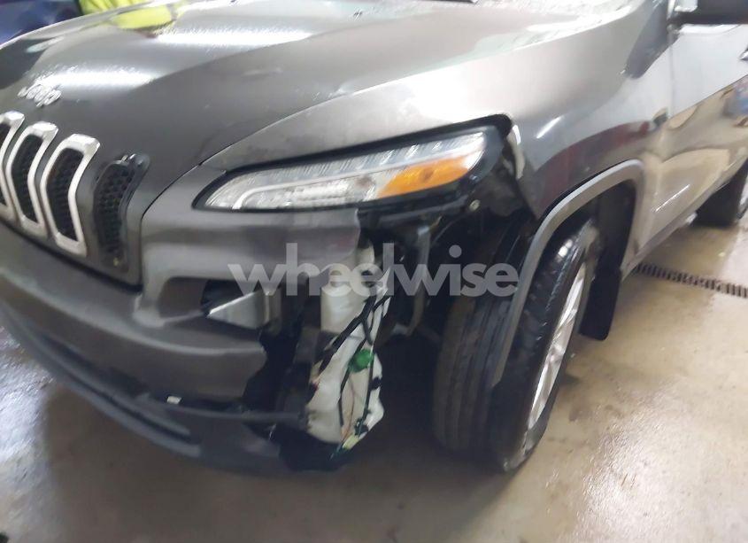 Photo 6 of 2014 Jeep Cherokee LATITUDE (VIN 1C4PJMCB8EW274986)