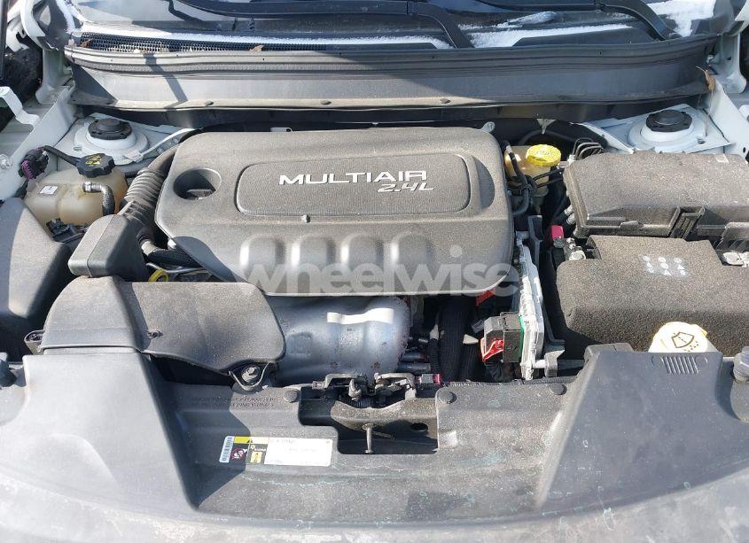 Photo 10 of 2015 Jeep Cherokee LATITUDE (VIN 1C4PJMCB8FW529489)